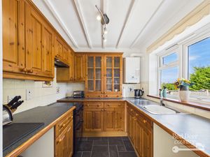 Kitchen- click for photo gallery